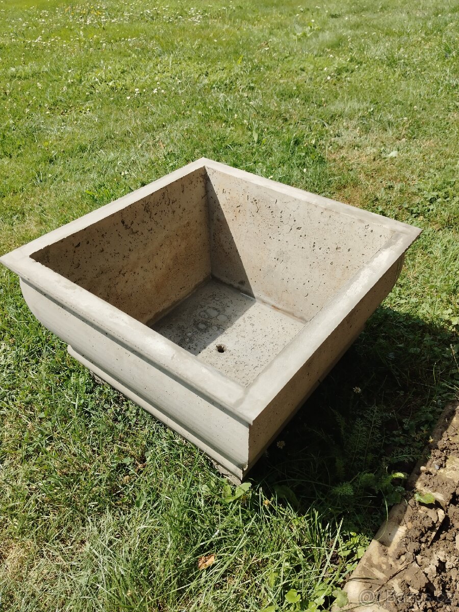 Antický betonový květináč - 5