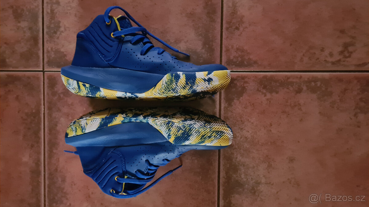 Sálové boty zn. Under Armour vel. 40 - 5
