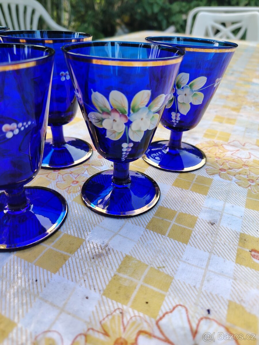 Modré skleněné skleničky s květinami - 5