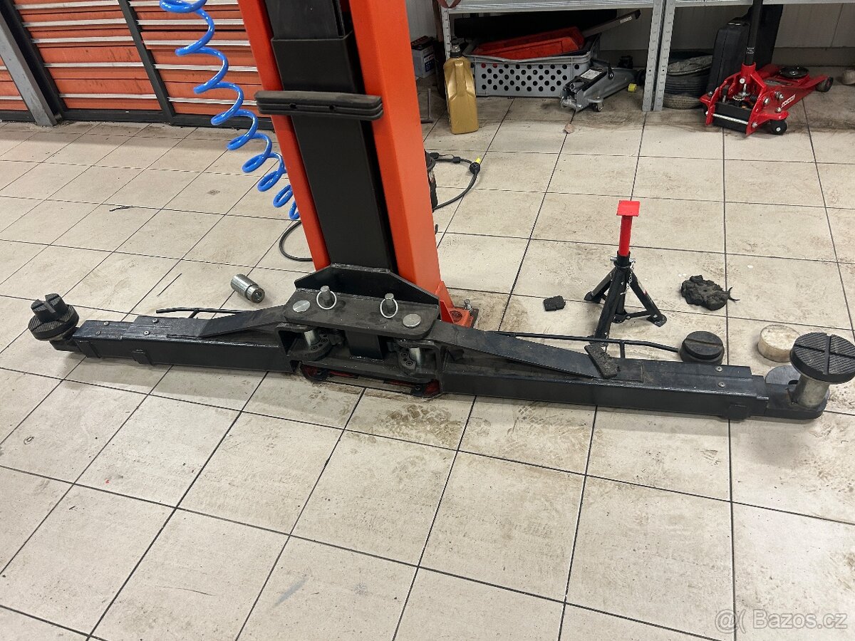 Sloupový zvedák 4200kg - 5