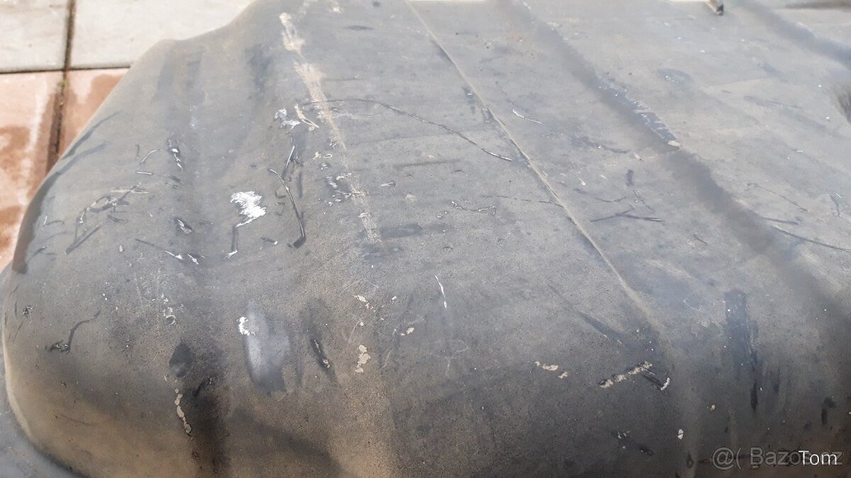 Nissan Terrano 2 – Nádrž - 5