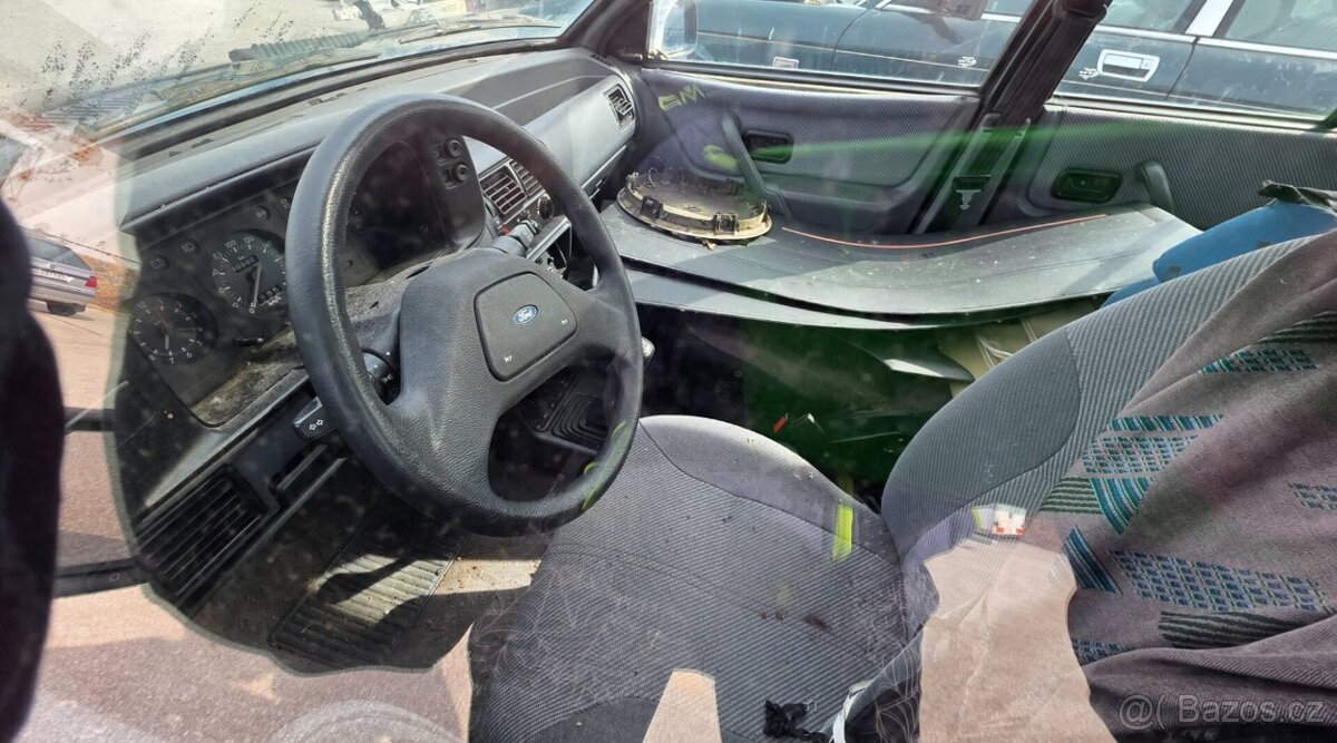 Ford Escort 1.3 rok 1986 - 5