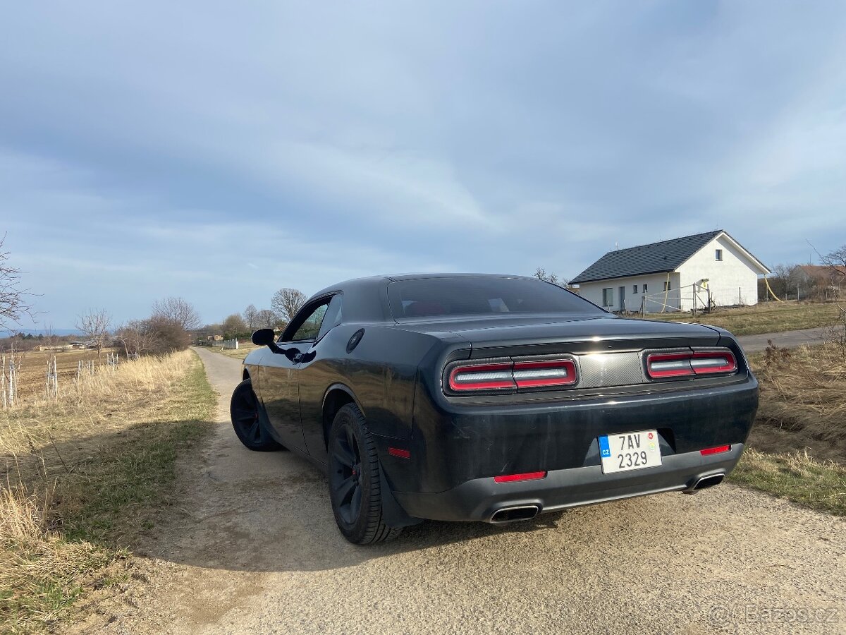 Dodge Challenger 3.6 V6 černé - 5