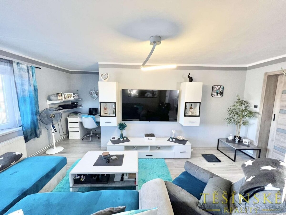 Prodej dvougeneračního rodinného domu se dvěma samostatnými - 5