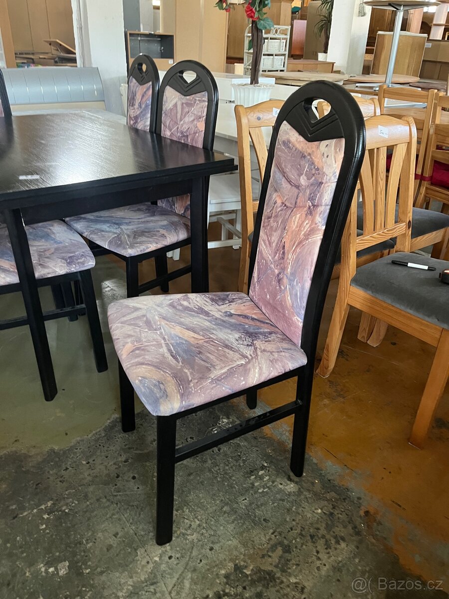Jídelní stůl se židlemi - 5
