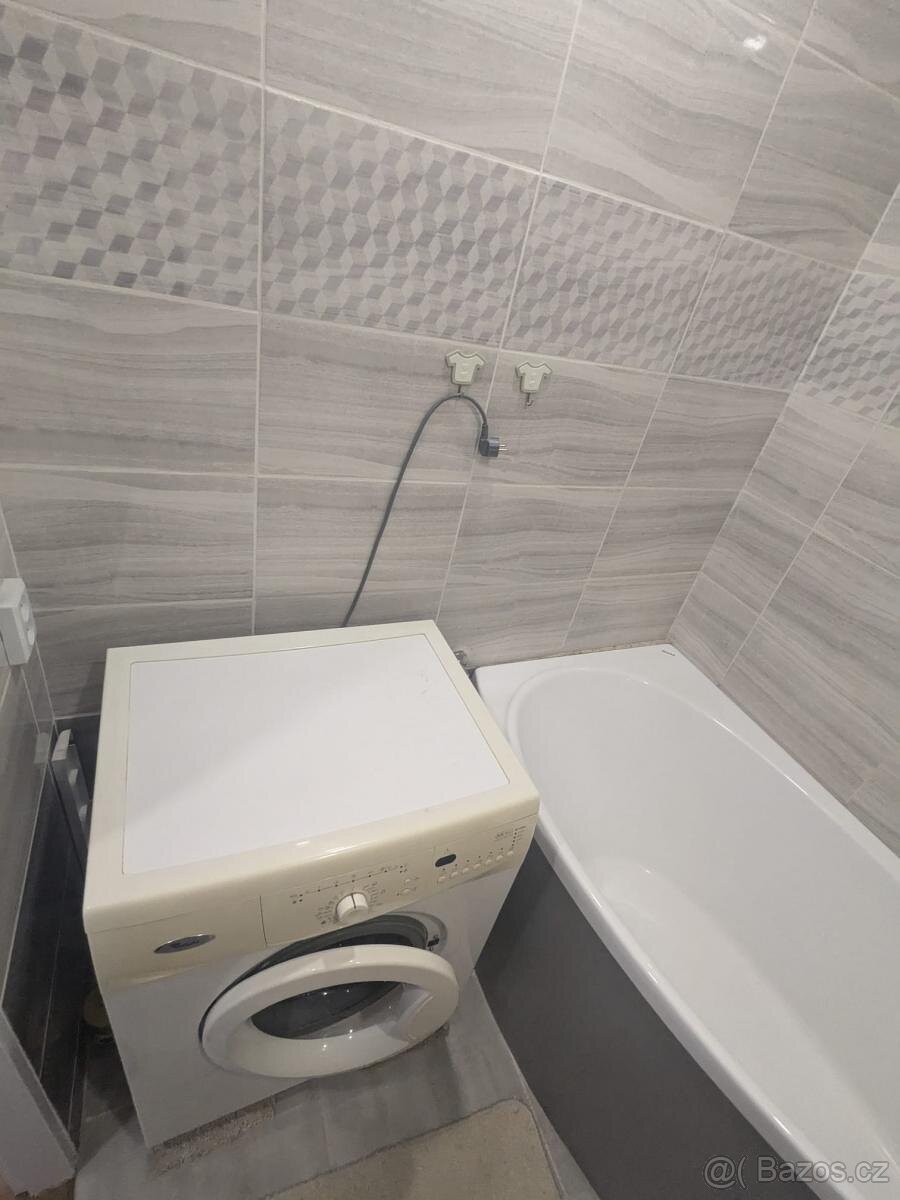 Pronájem bytu 2+1, M. Švabinského 618, Bílina - 5