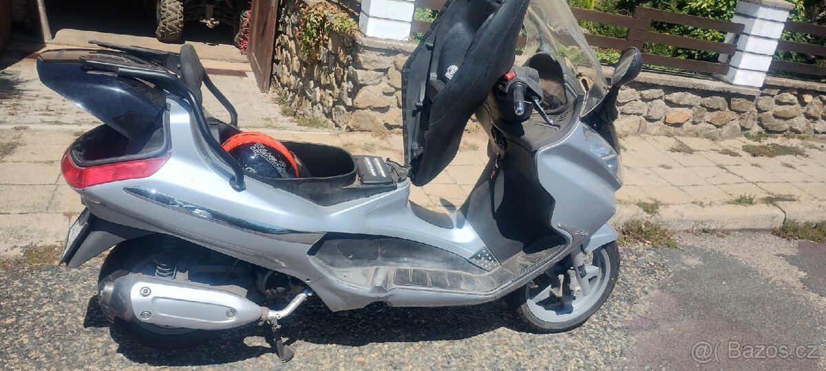 Skútr piaggio x8 200 ccm st TP, spíše na dily info po tel. - 5