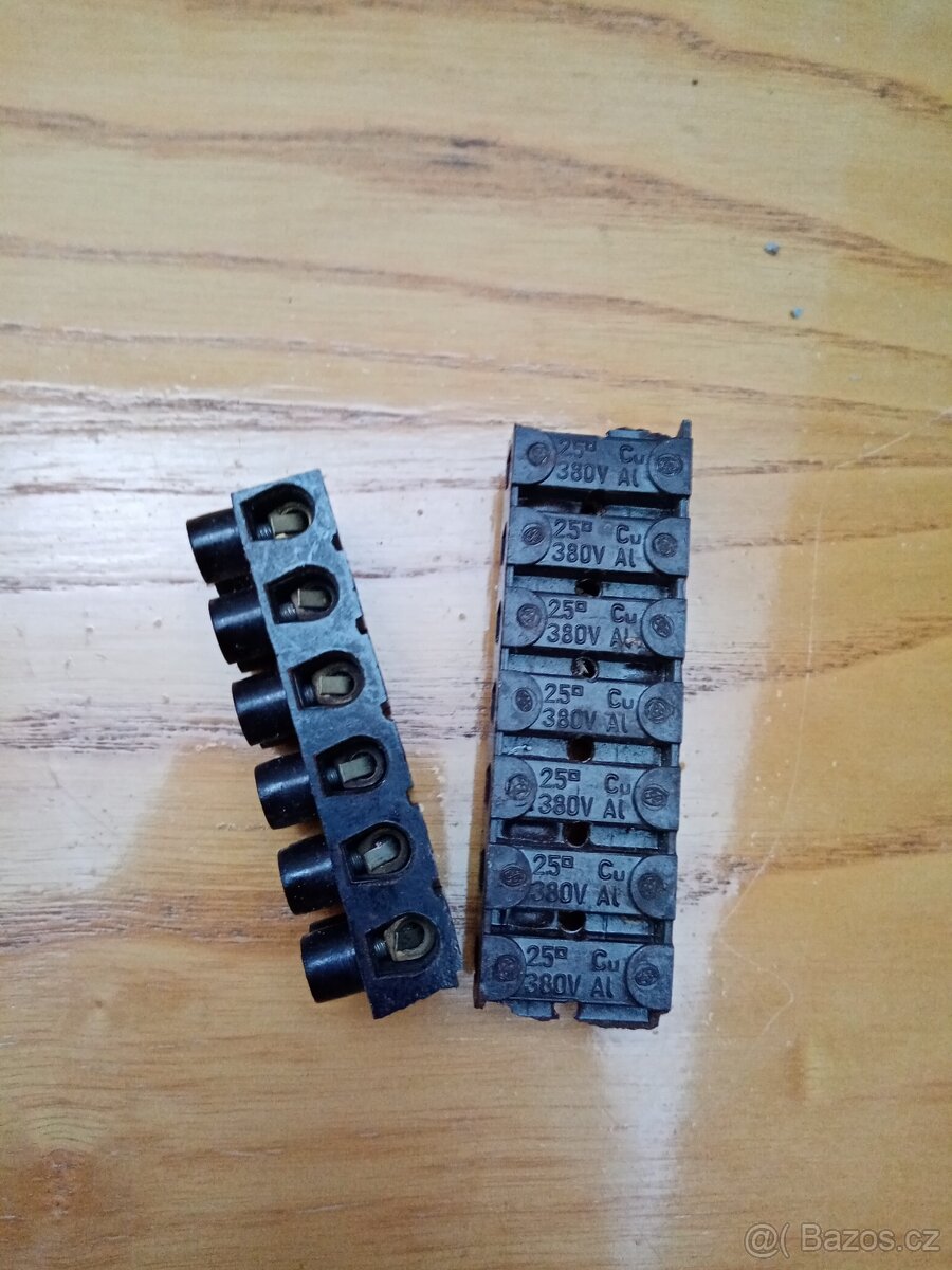 Spínače, zsuvk, čokoláda - ceny v textu - 5