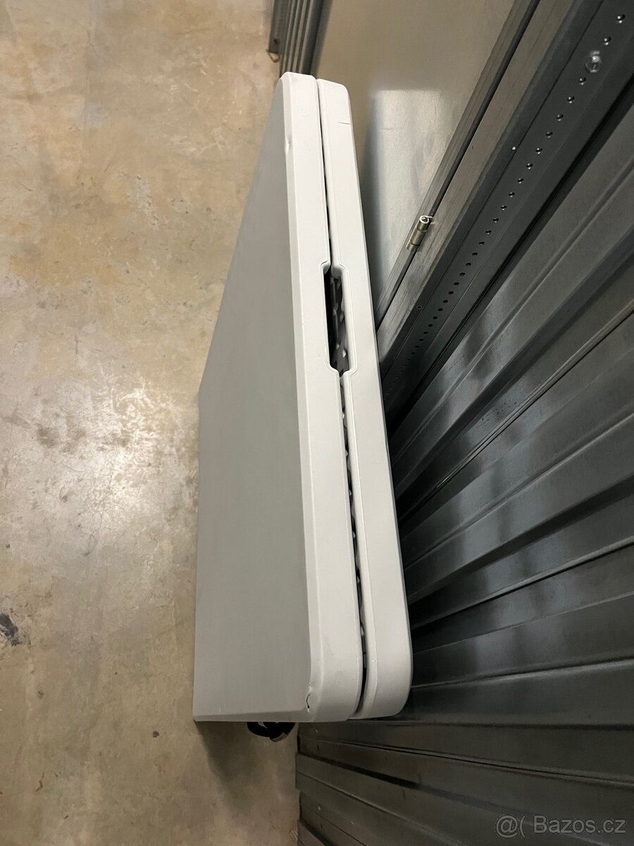 Stůl skládací - plastový - 5