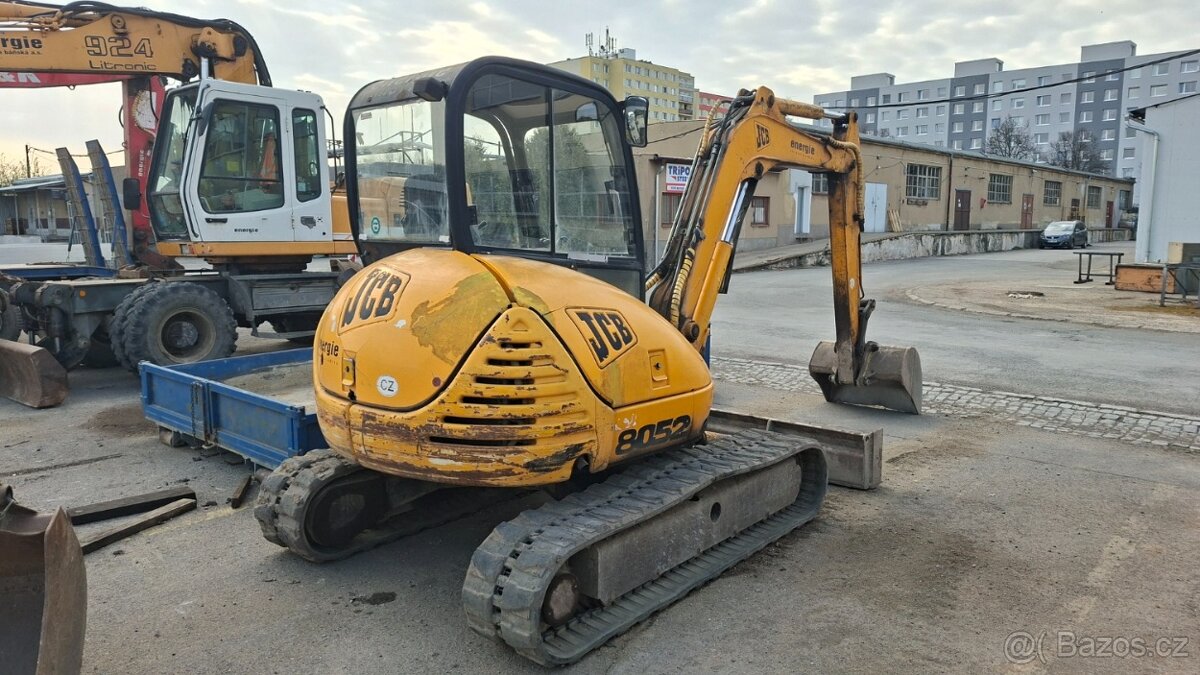 JCB 8052 - 5