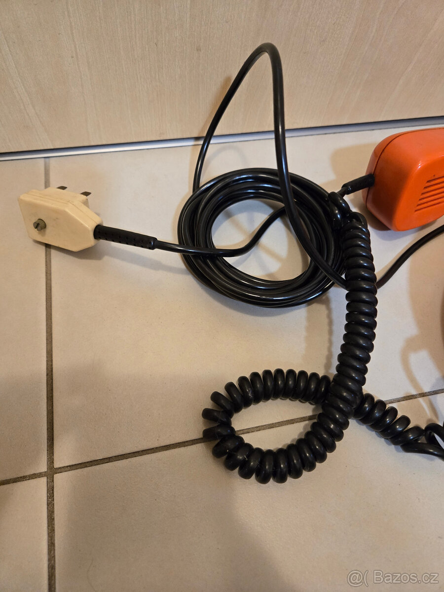 Kulatý telefon Tesla Stropkov - 5