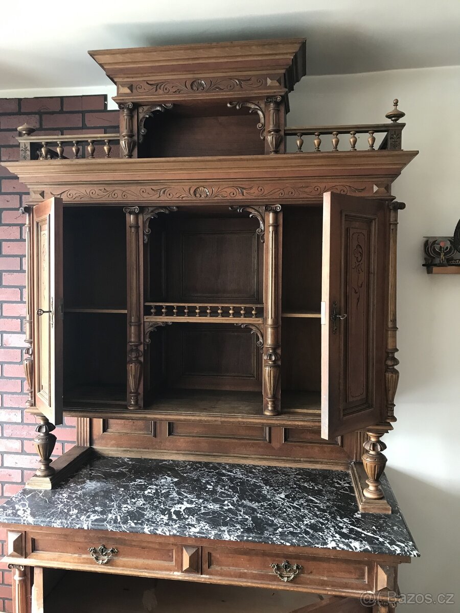 Starožitný kredenc - 5