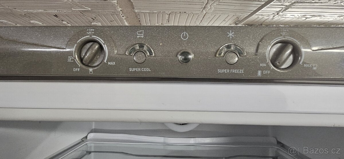 Velká lednice s mrazákem 70 cm šířka - 5