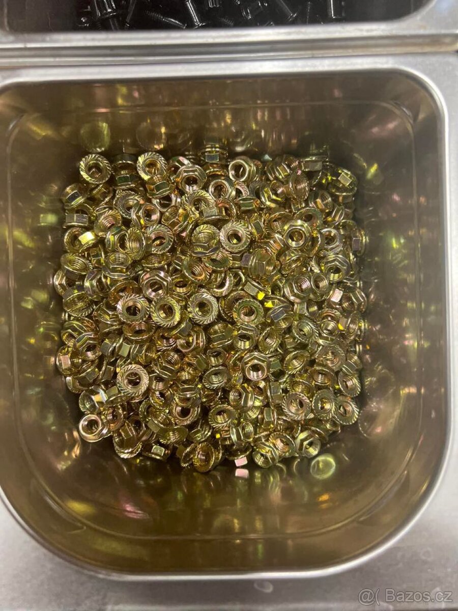 Šroubky M7x32 pro dvoudílná / třídílná kola - 5