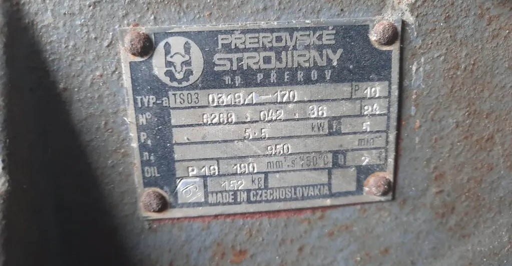 Elektromotor s převodovkou - 5