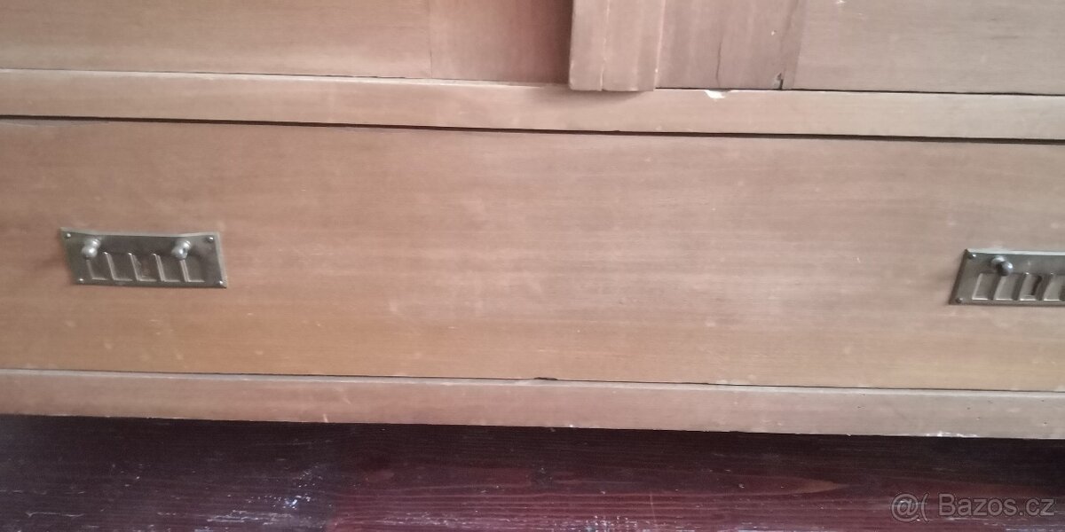 Starožitné skříně - 5