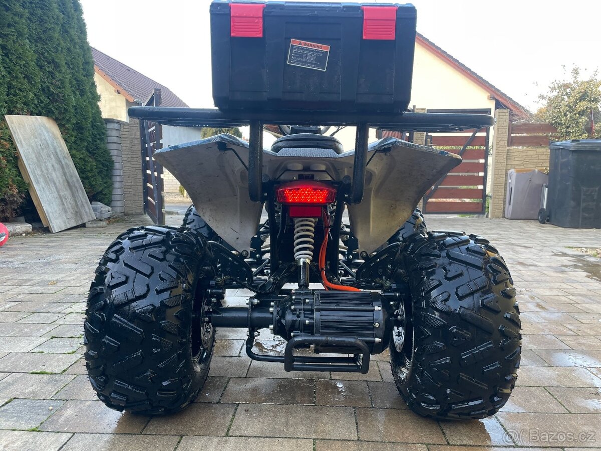 Elektrická čtyřkolka