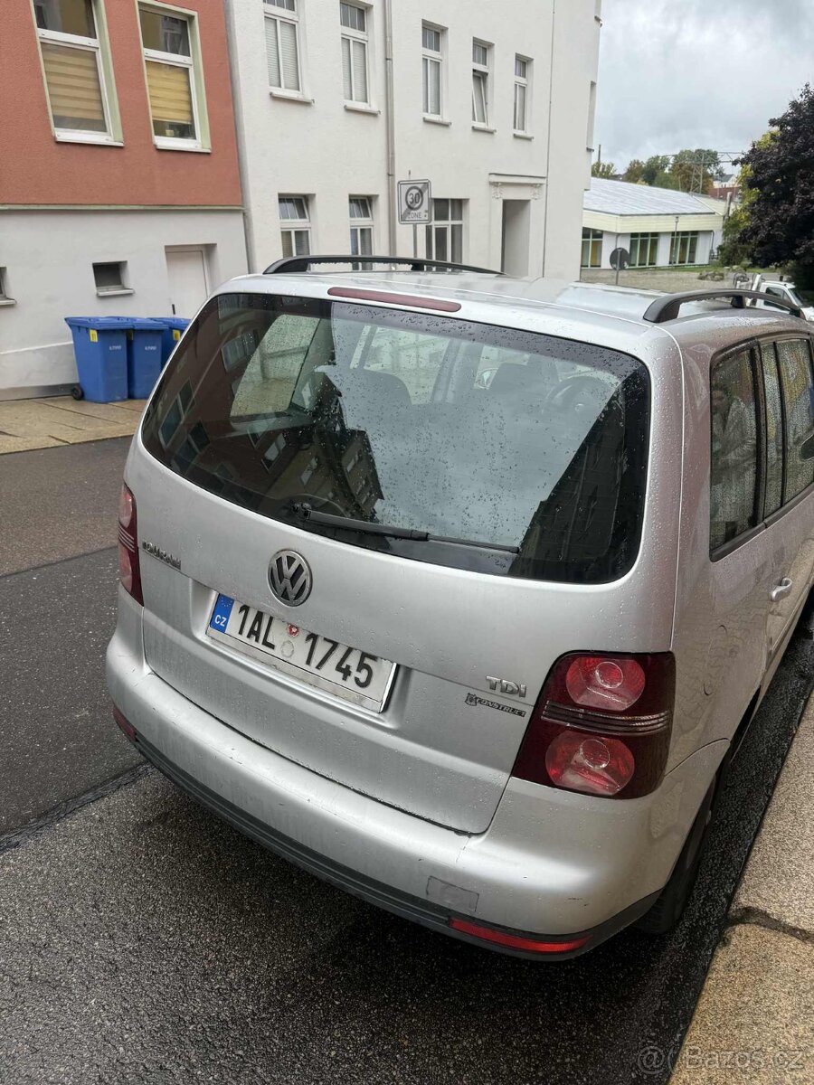Volkswagen Touran – 77 kW, 7 míst, manuál - 5