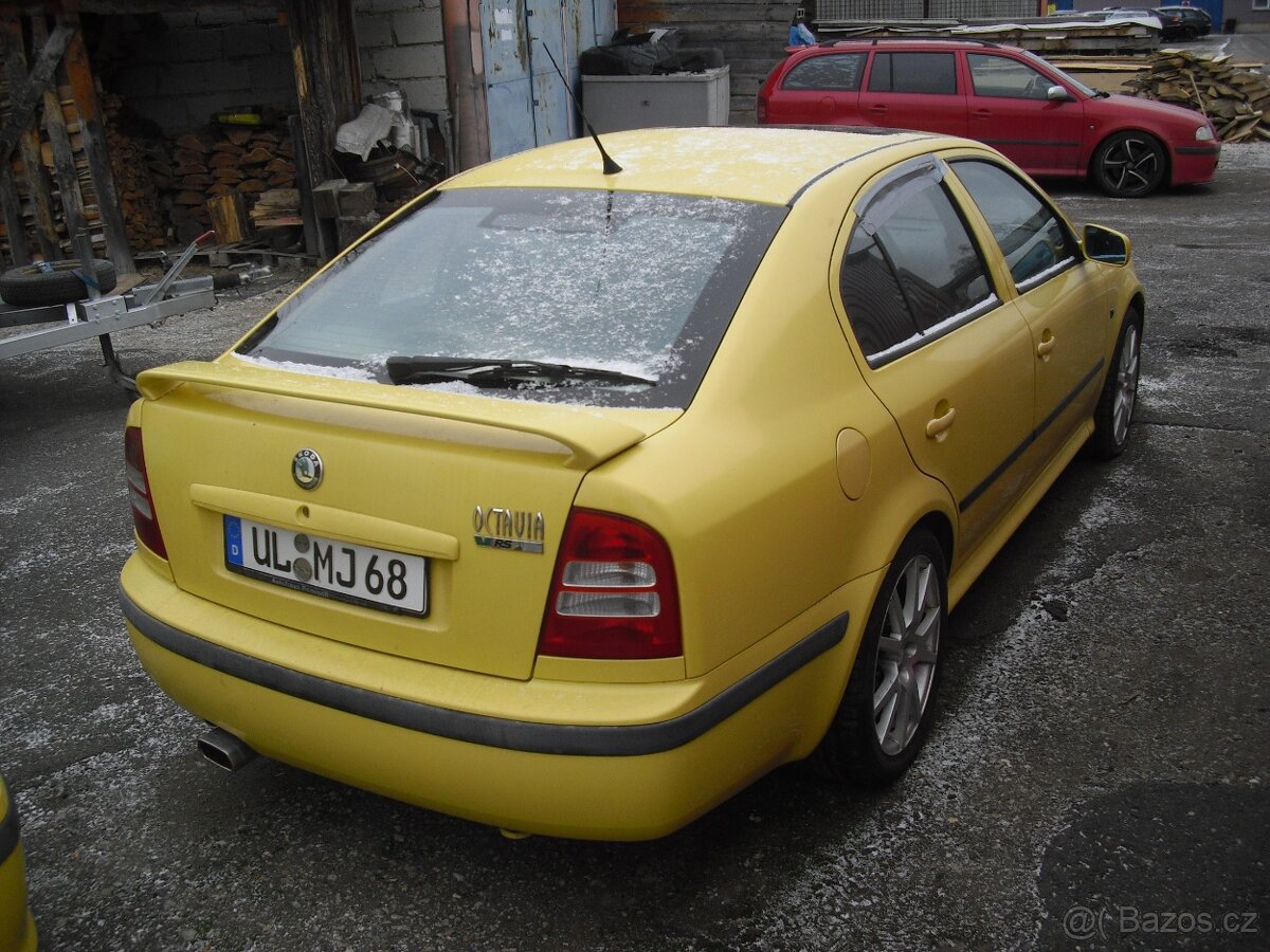 Skoda Octavia RS1 - 5