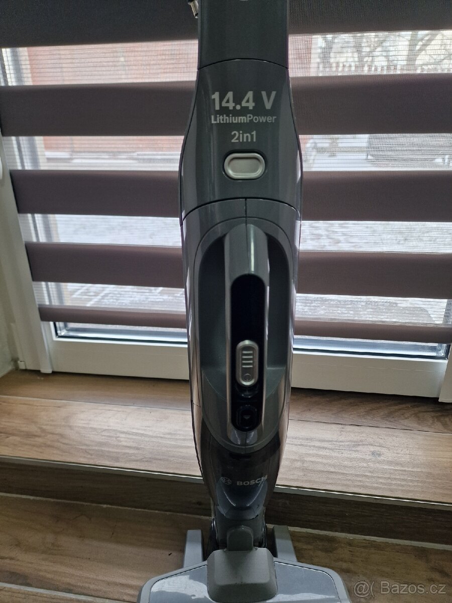 Tyčový aku vysavač BOSCH - 5
