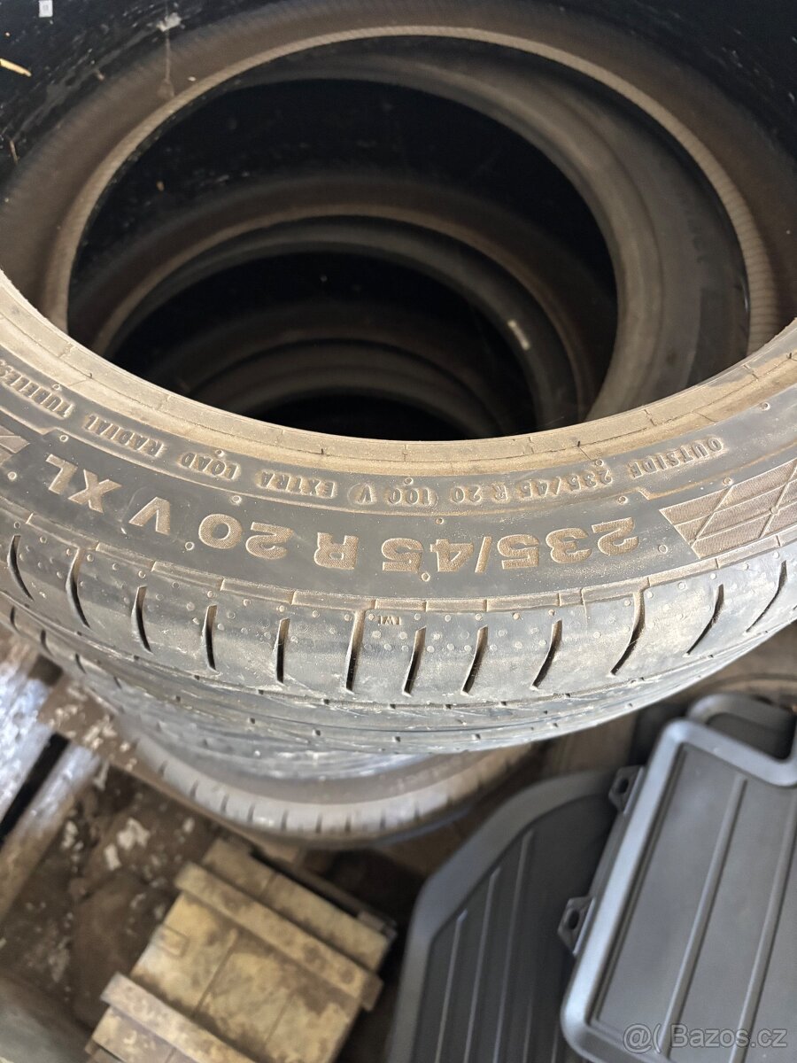 continental 235/40 R21 - 5