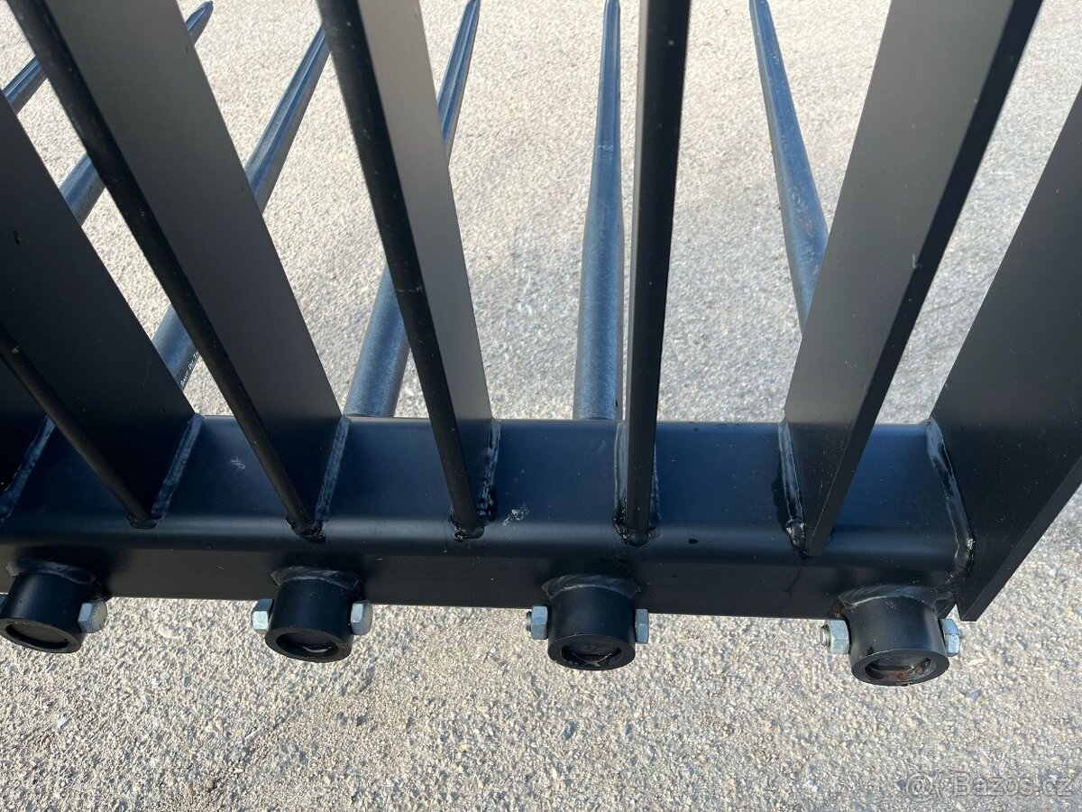 Vidle na hnůj s drapákem 1560l - 5