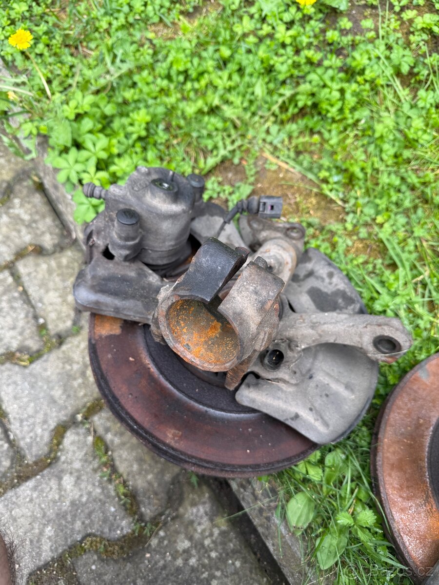 VW GOLF 4 PŘEDNÍ TĚHLICE + BRZDY 280mm - 5