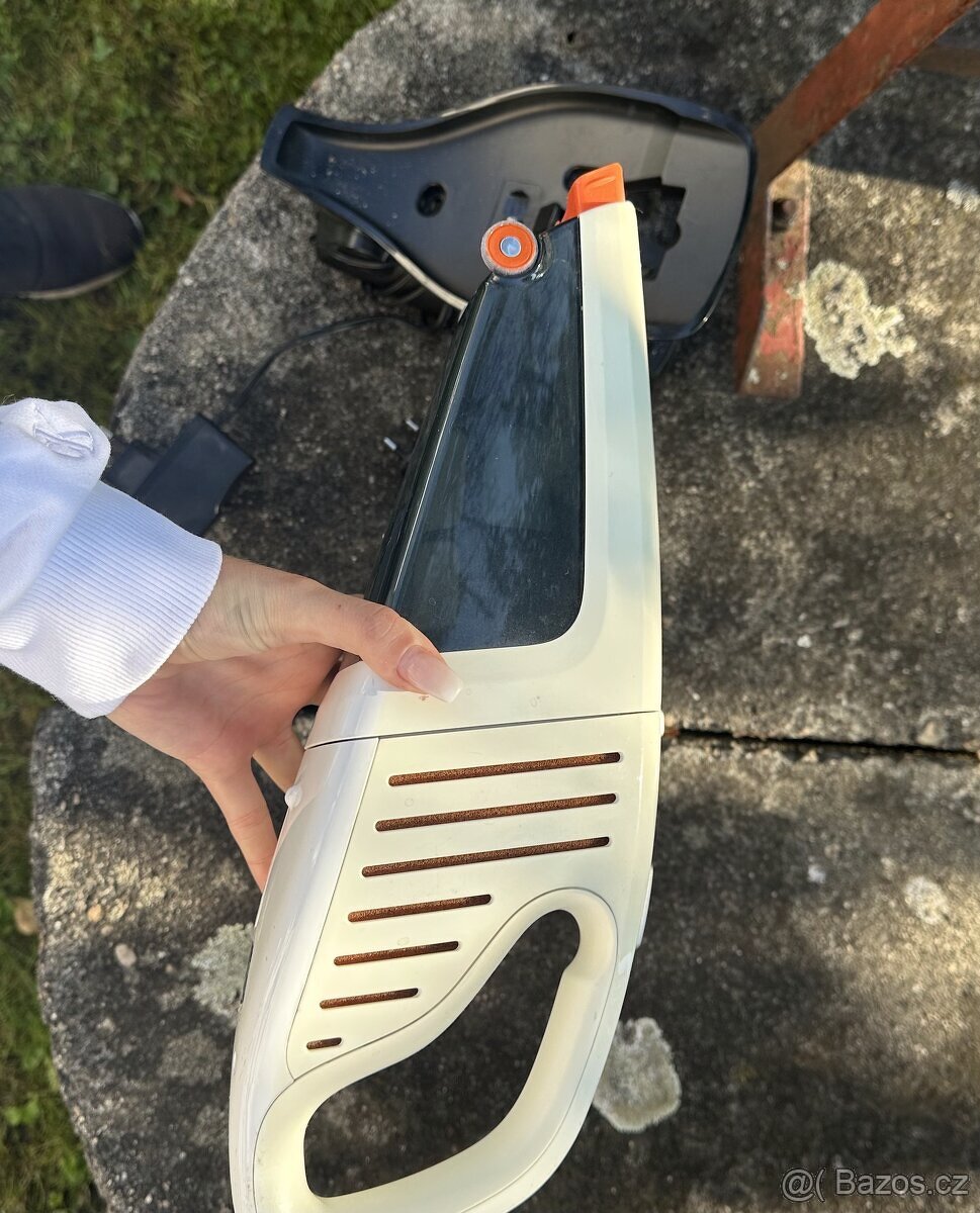 Electrolux ruční vysavač - 5