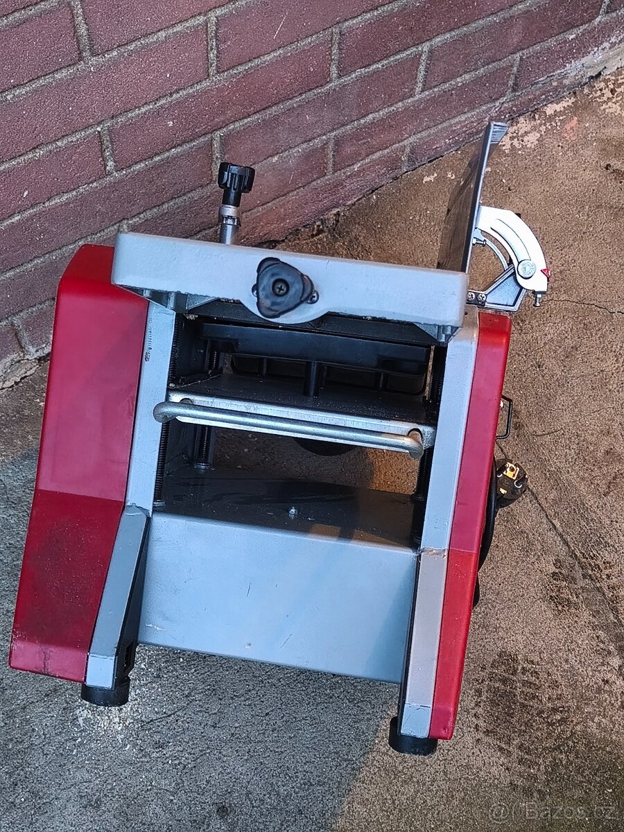 Prodám Hoblovku s protahem Einhell TH-SP 204 -1500W. - 5