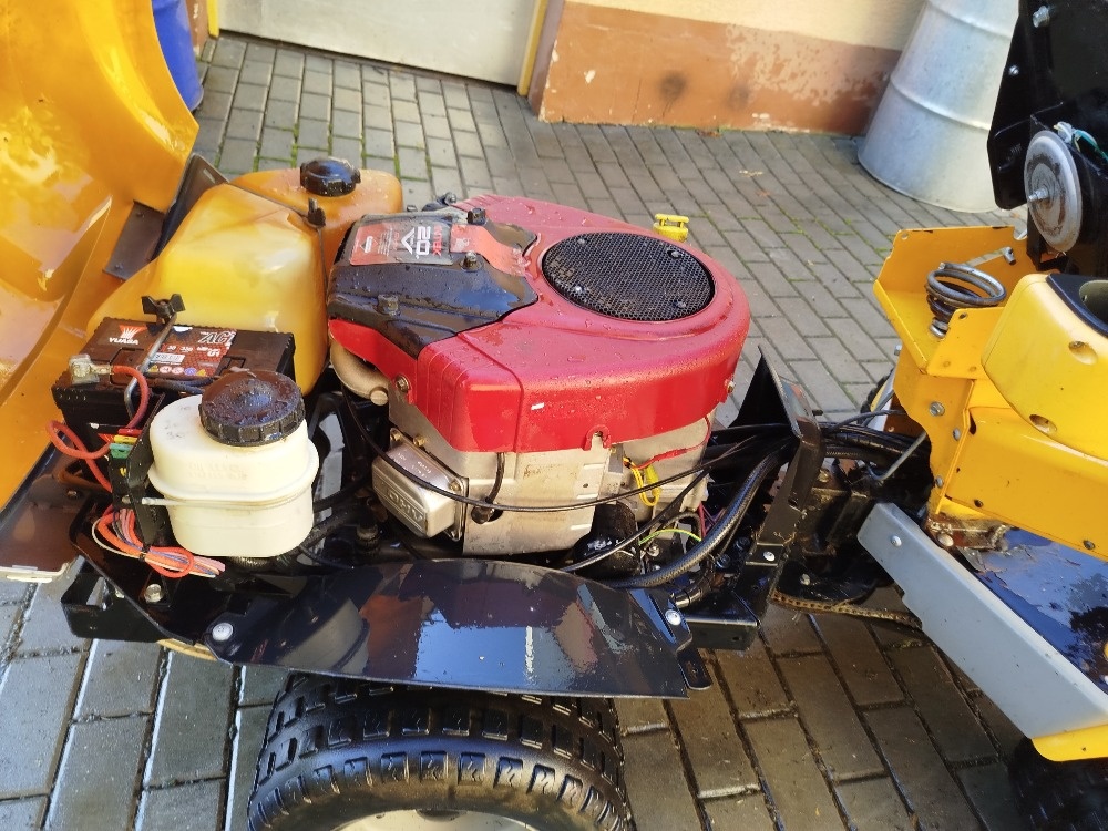 Koupím motor Briggs Stratton 20 HP (na rider Stiga) - 5