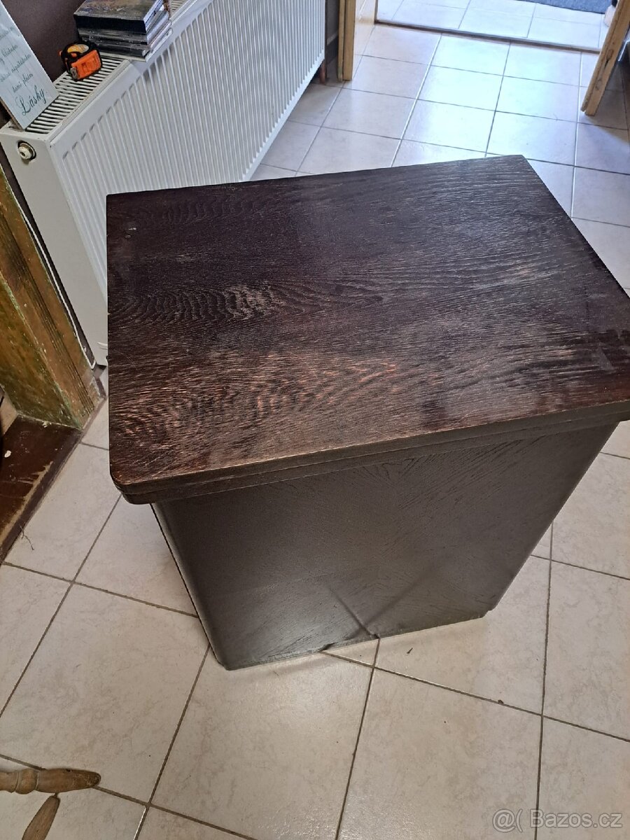 Šicí stroj Lada zabudovaný ve stolku - 5