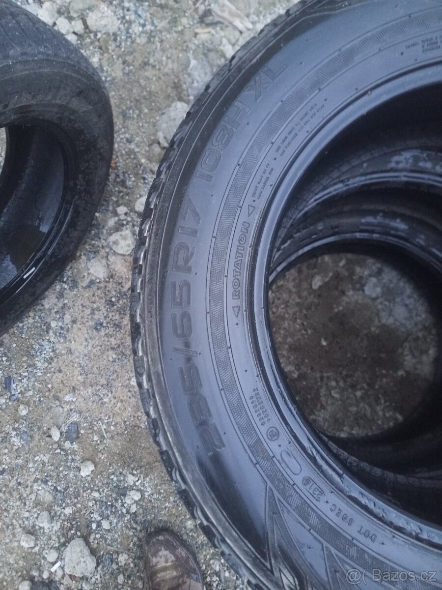 Nokian 235/45 R 17 - 5