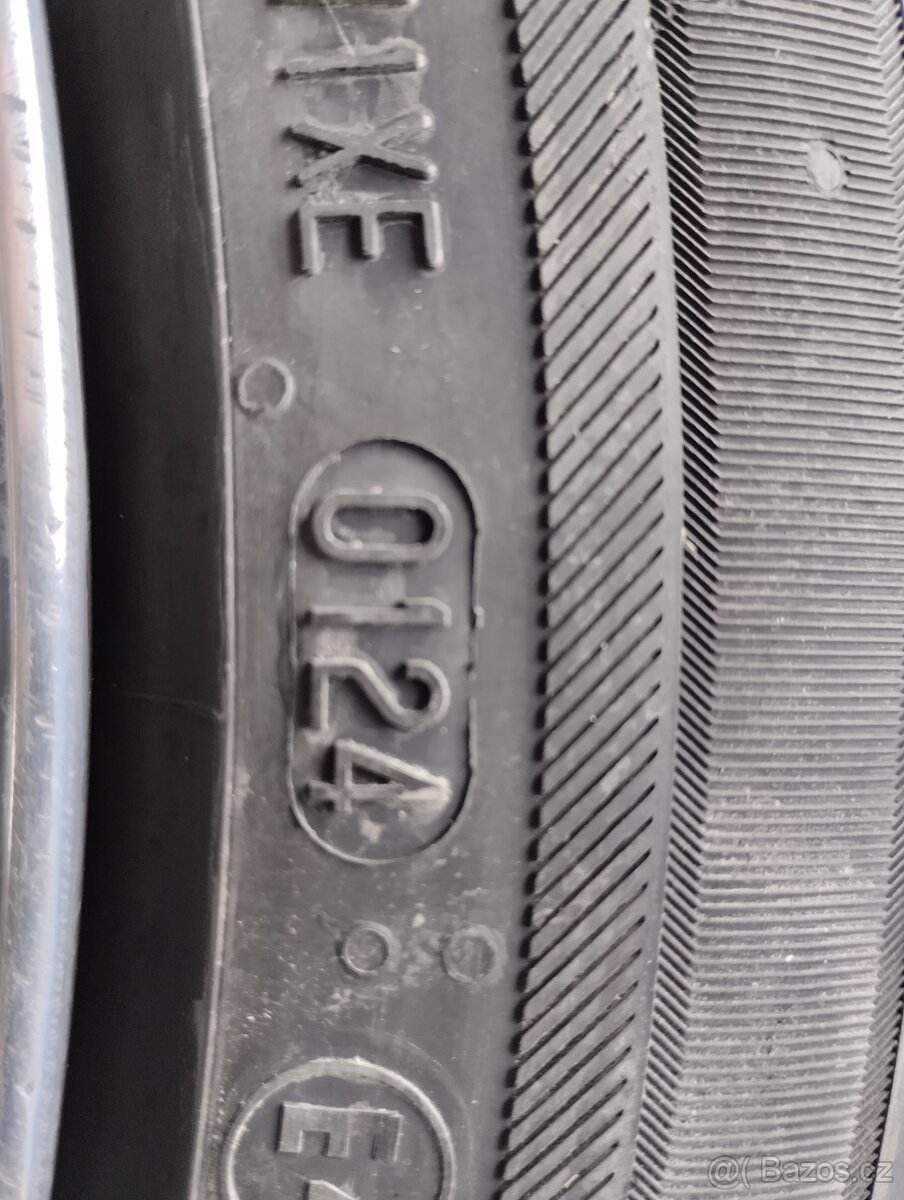 Barum 235/45 r17 - 5