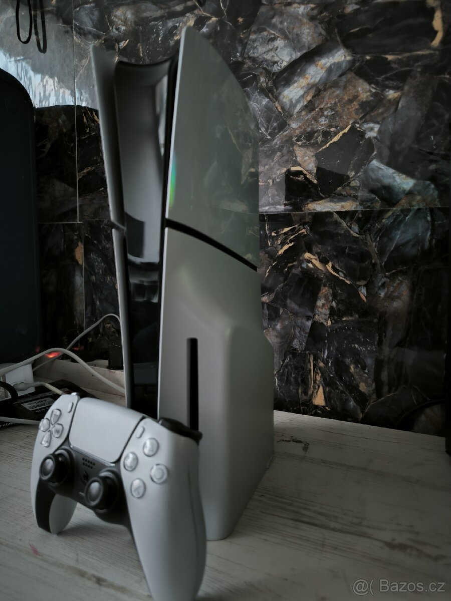 PS5 SLIM Z MECHANIKOU - 5