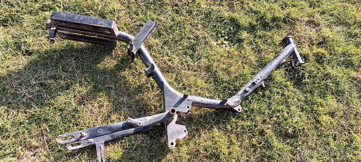 Babetta 210 - pekny černý rám s úchyty - 5