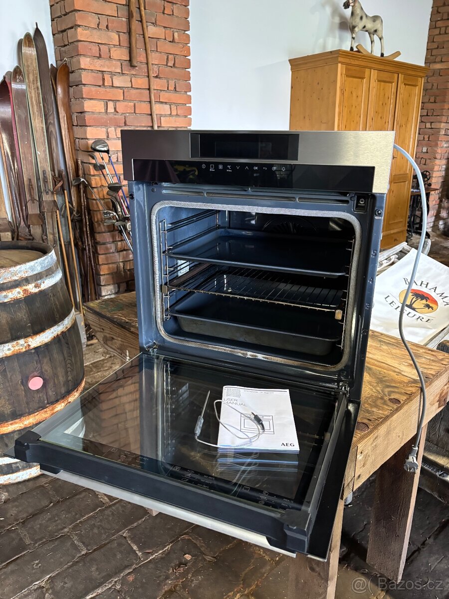 Vestavná trouba AEG s pyrolýzou - 5