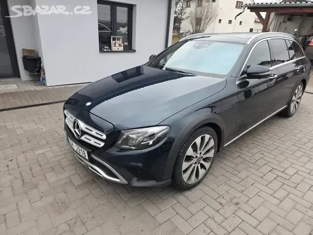 MB E 220d 4Matic,AllTerrain,Tažné,Webasto,Kamera.