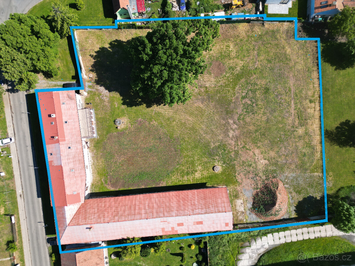 Dům se stavebním pozemkem o výměře 4.945 m2 30min od Prahy - 5