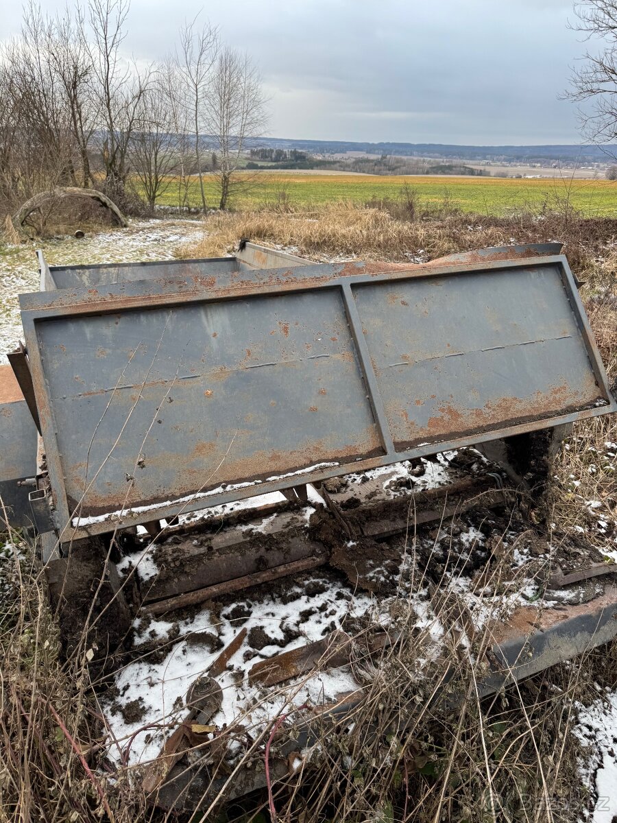 Rozmetadlo hnoje RUR 5 - 5