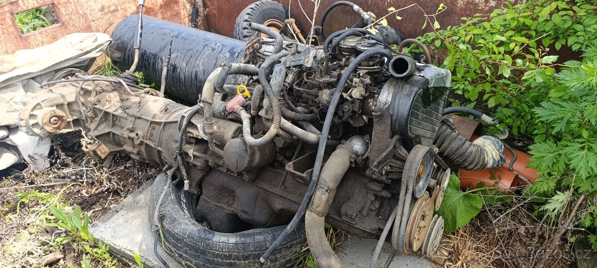 Prodám kompletní funkční motor Nissan patrol y60