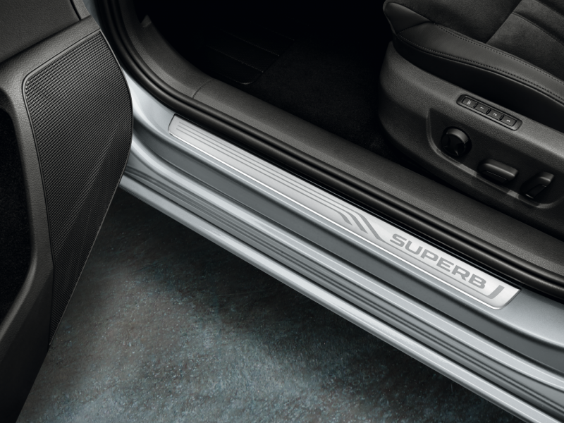 Škoda Superb 3 - prahové lišty -3V0071303 - 5
