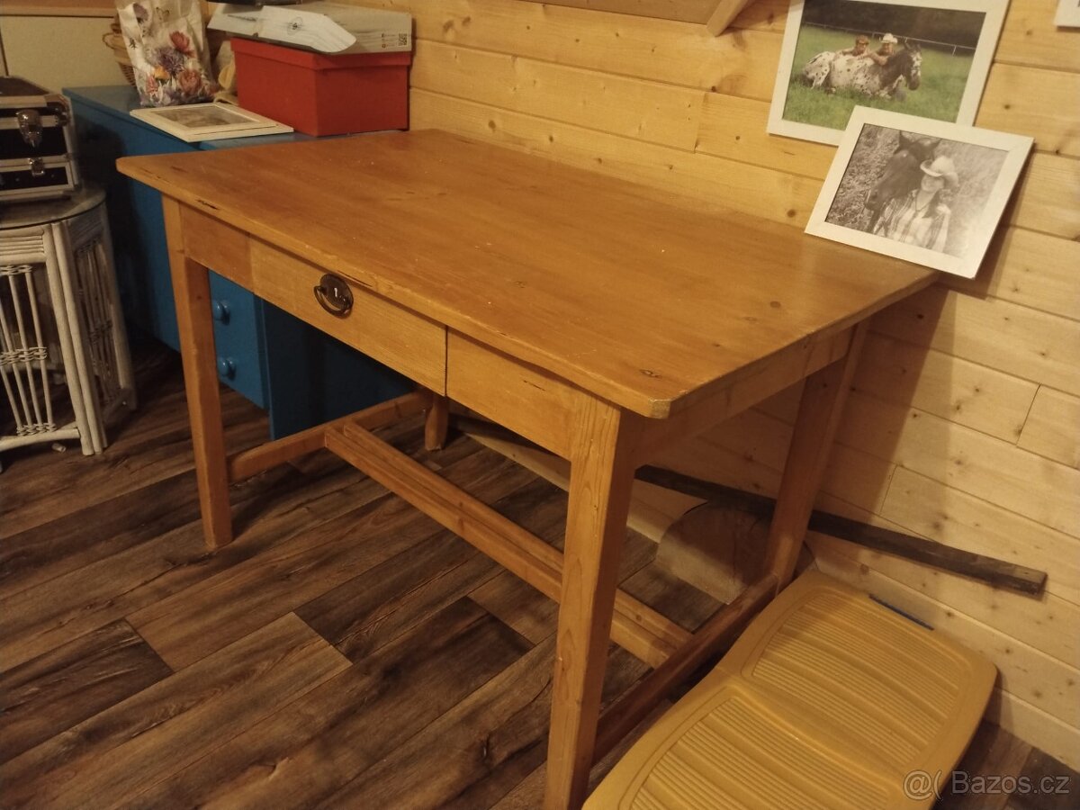 Jídelní stůl masiv - 5