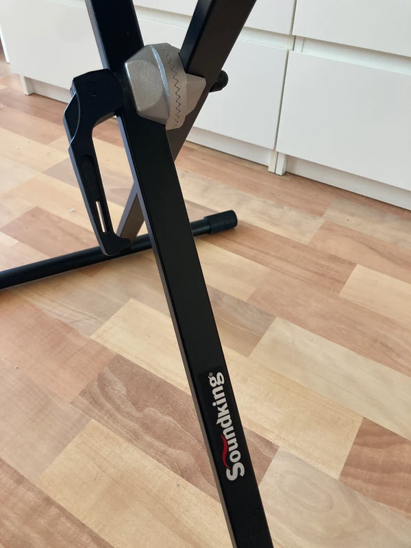 Klávesy Roland GO:keys + Soundking skládací klávesový stojan - 5