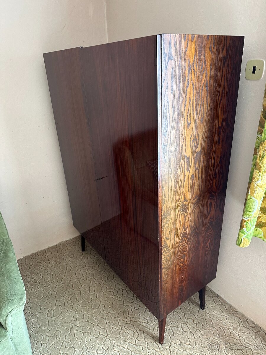 Retro starý nábytek - 5