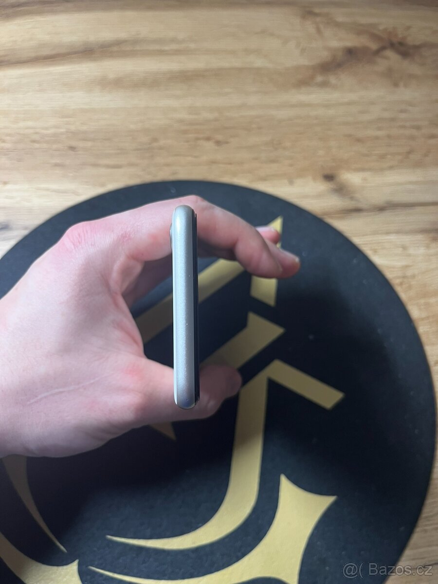 Apple iPhone SE (2022) — 64 GB Baterie 99% + 6měsíců záruky - 5