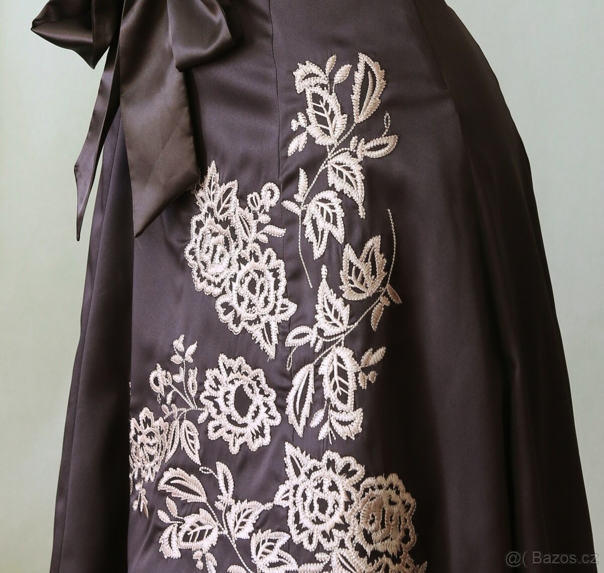 Hnědé korzetové šaty s výšivkou Vero Moda vel.S - 5