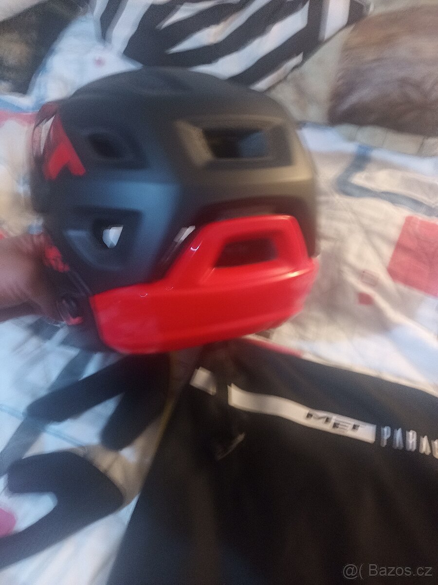 Helma MET,dres FOX - 5