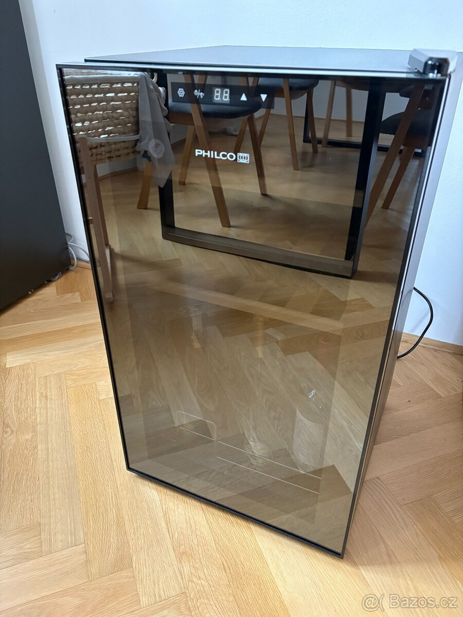 Vinotéka Philco PW 24 KF - 5