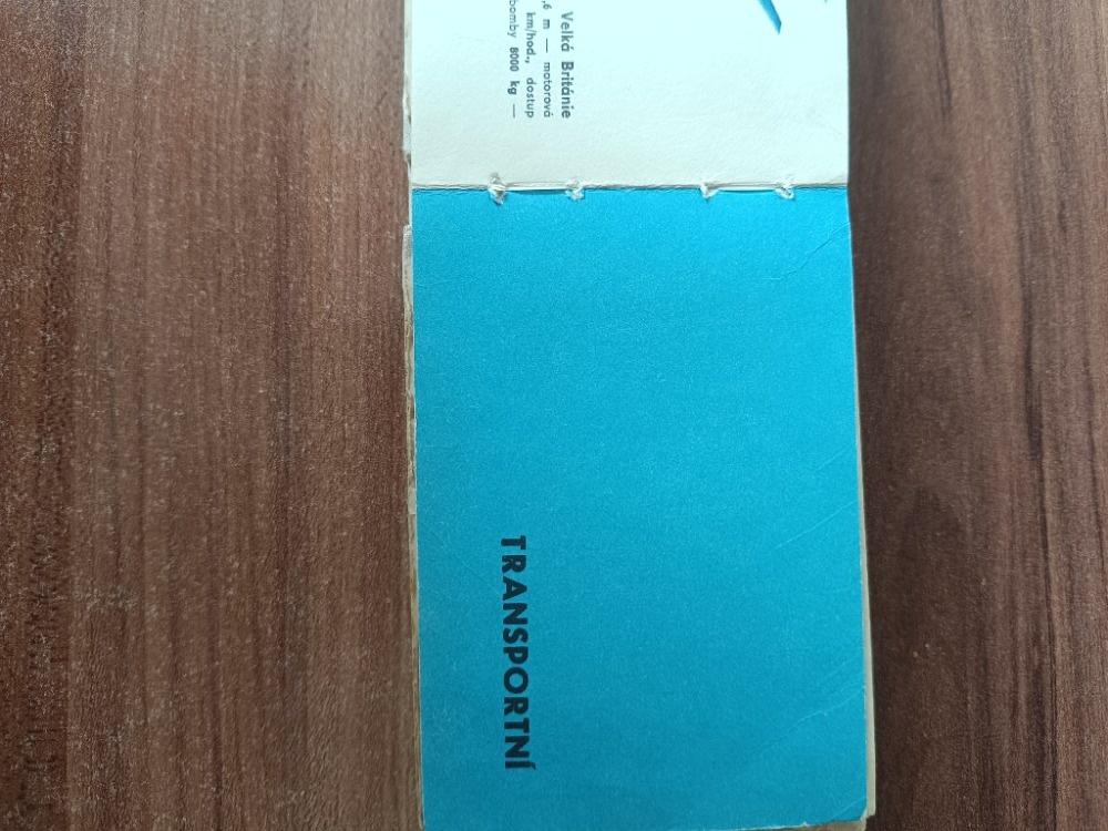 knížka o letadlech - rarita - 12 x 8 cm - 5