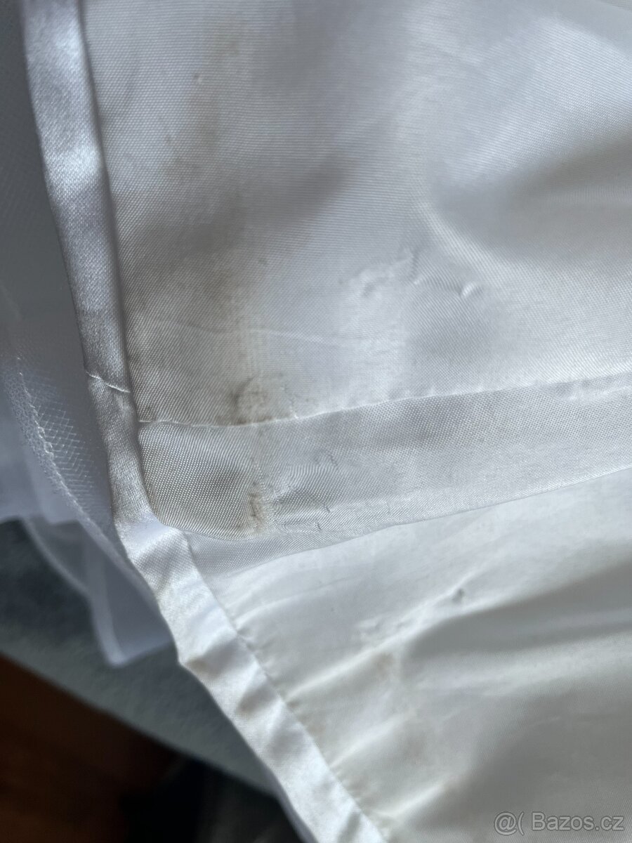 Svatební šaty s tylovou sukní - 5